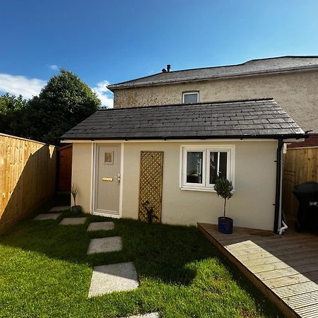 Peaceful Southbourne Studio - Pets Welcome Борнмут Екстер'єр фото